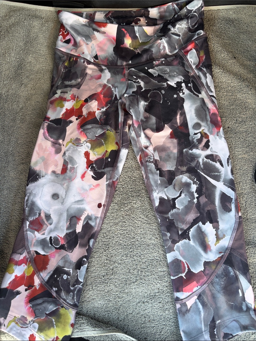 Under Armour Floral Abstract Print Active Capri Leggings - Pink/Gray